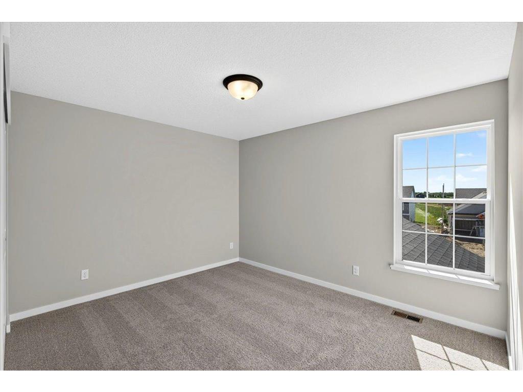 1931 Pierce Street SE Cambridge MN 55008 7104784 image18