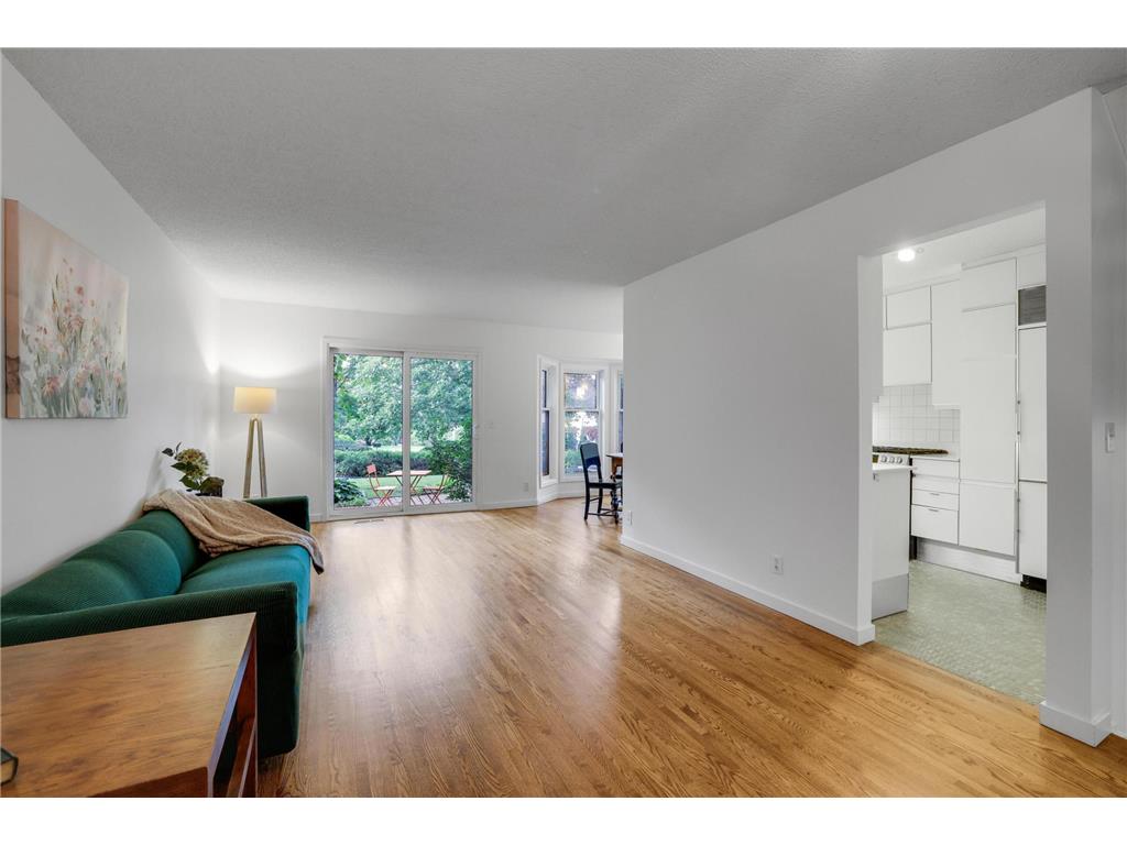 1932 Dupont Avenue S Minneapolis MN 55403 6746092 image2