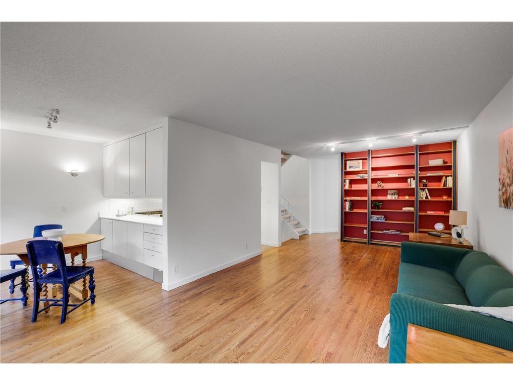 1932 Dupont Avenue S Minneapolis MN 55403 6746092 image3