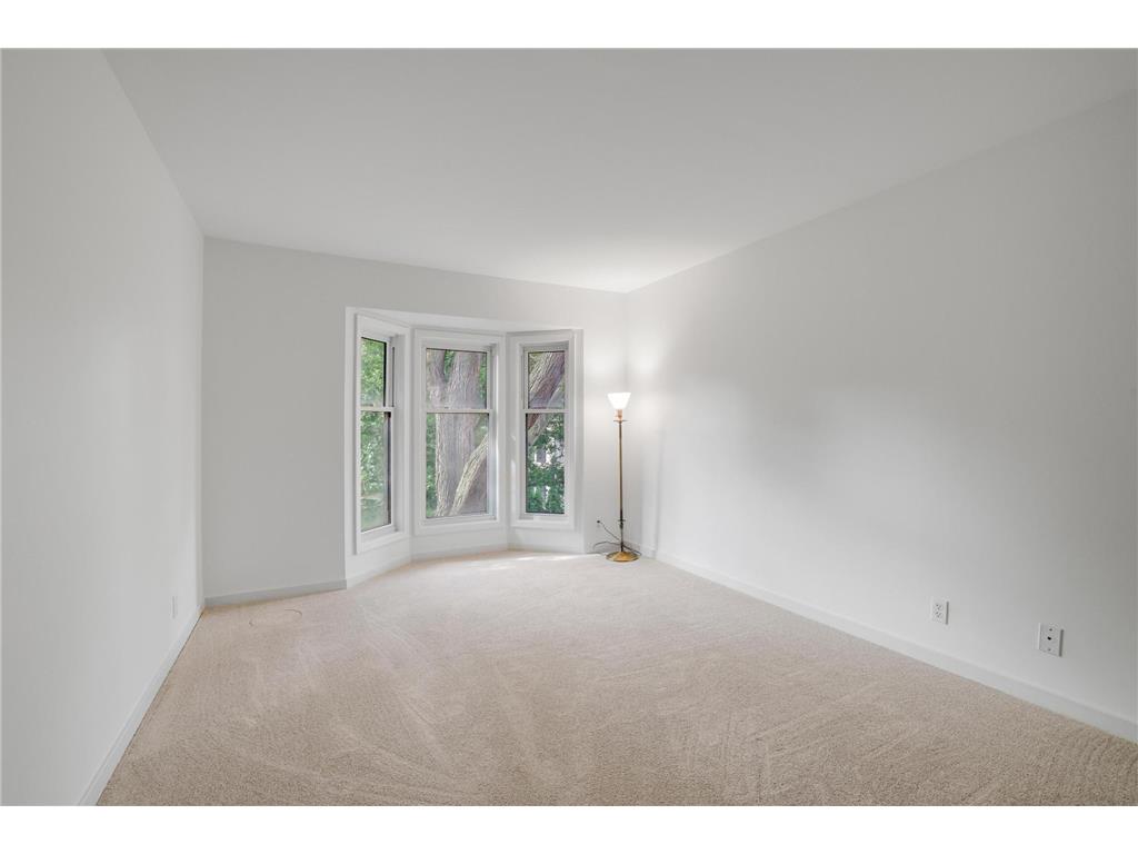 1932 Dupont Avenue S Minneapolis MN 55403 6746092 image6