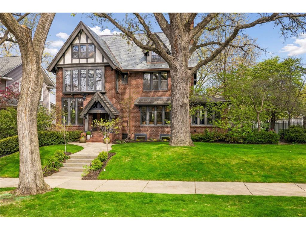 1932 Kenwood Parkway Minneapolis MN 55405 7072371 image1