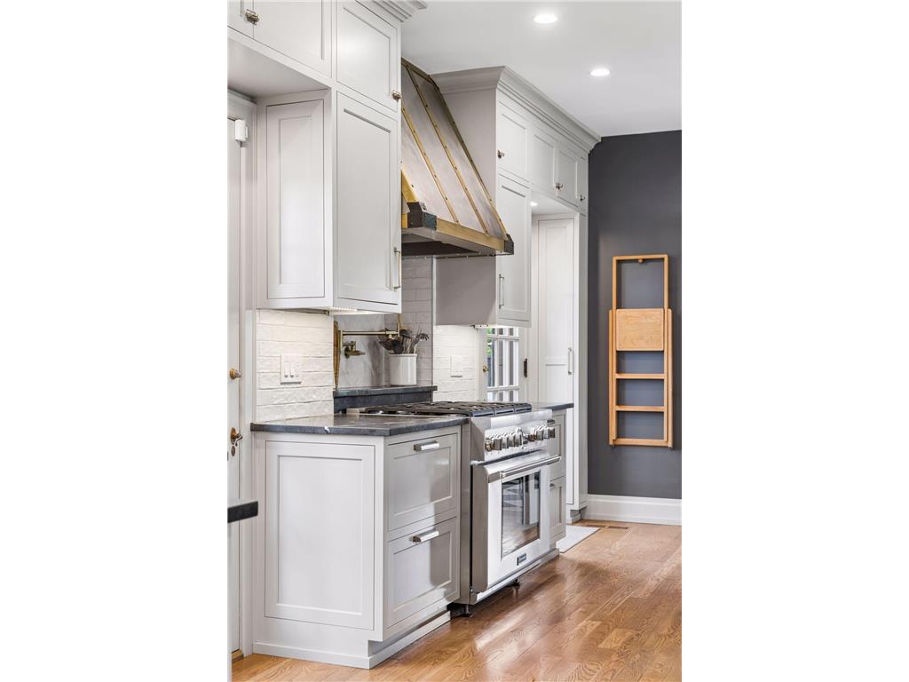 1932 Kenwood Parkway Minneapolis MN 55405 7072371 image22