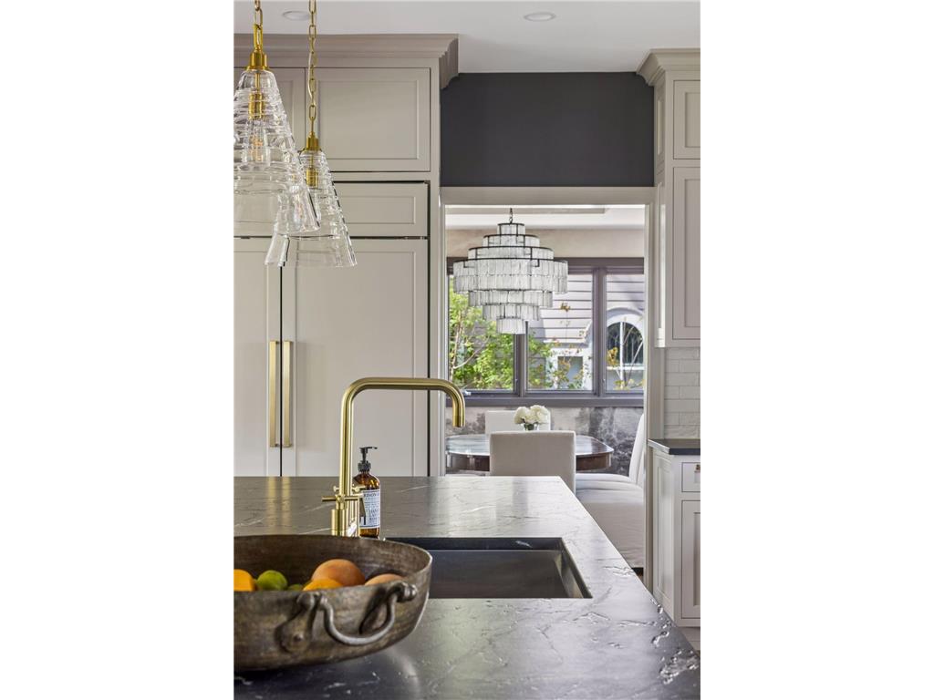 1932 Kenwood Parkway Minneapolis MN 55405 7072371 image25