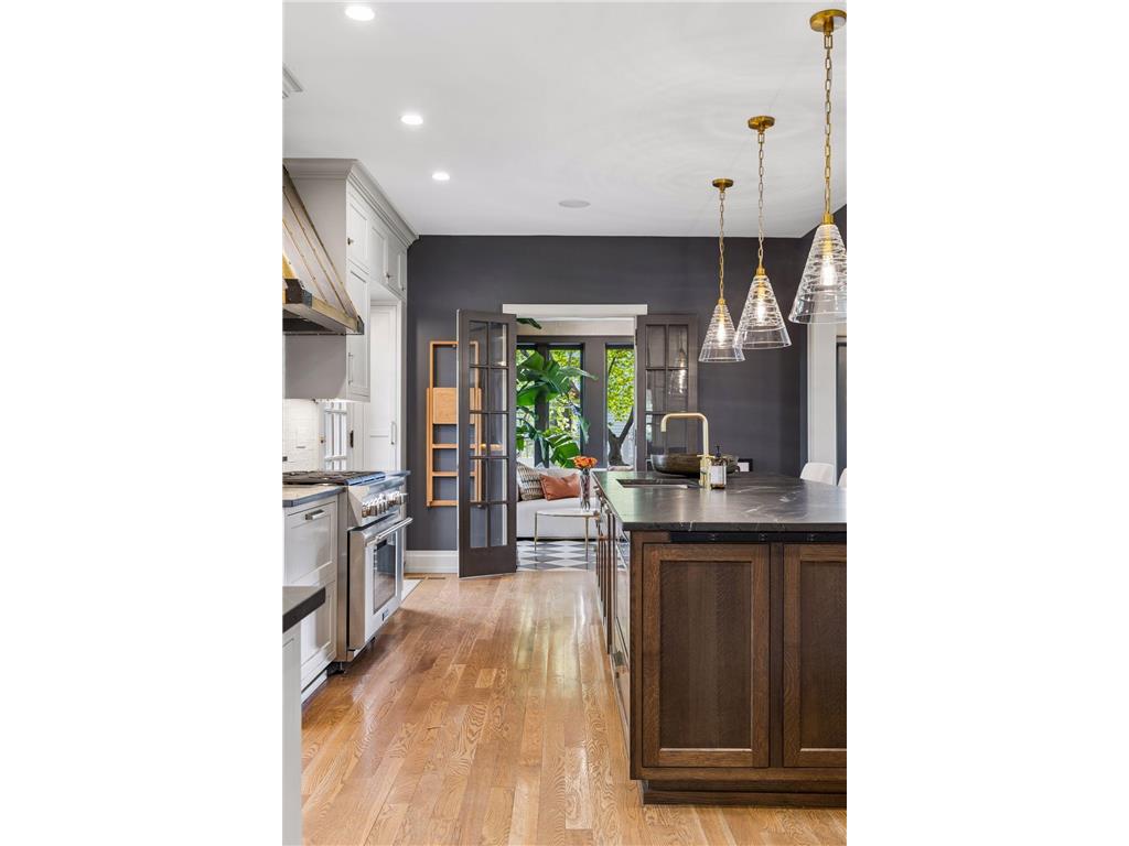 1932 Kenwood Parkway Minneapolis MN 55405 7072371 image29