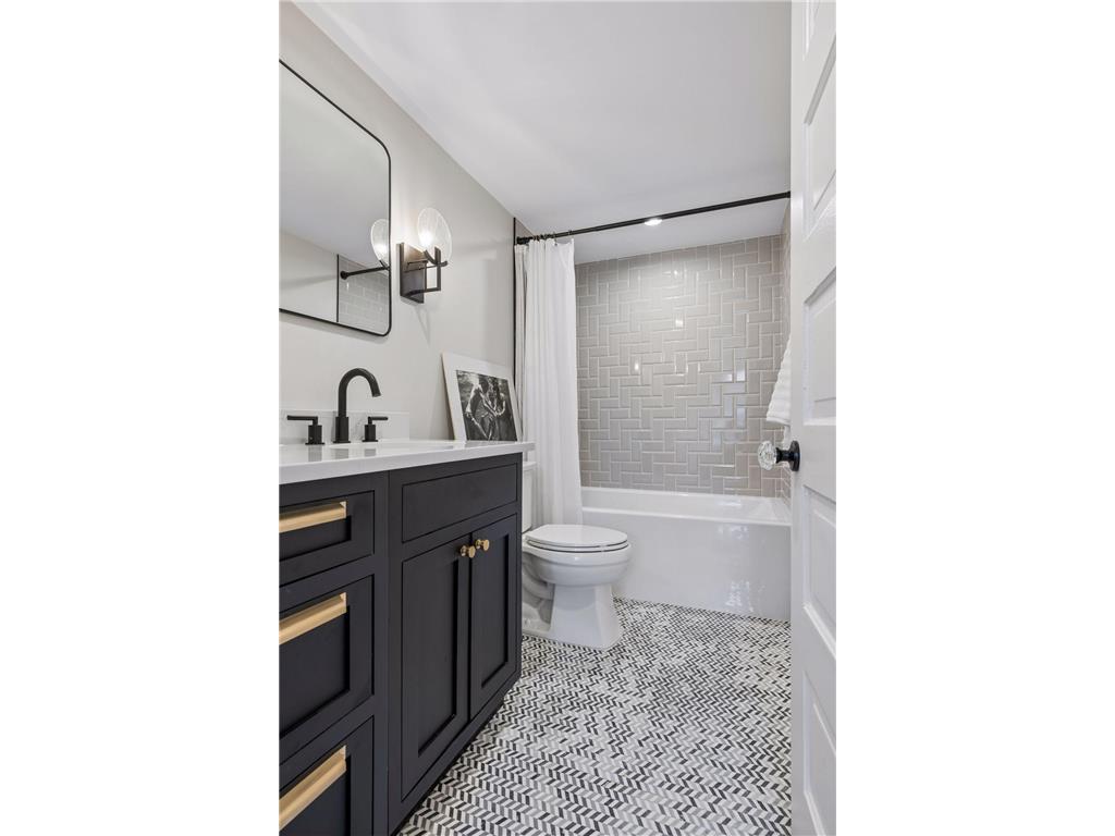 1932 Kenwood Parkway Minneapolis MN 55405 7072371 image63