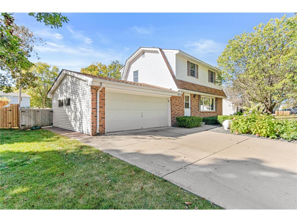 1932 Lakeaires Boulevard White Bear Lake MN 55110 6602823 image1