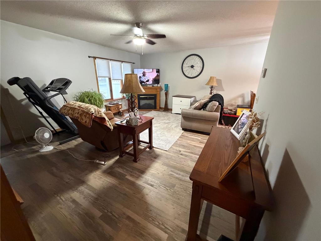 1932 Wilby Road Albert Lea MN 56007 - Fountain 6810903 image4