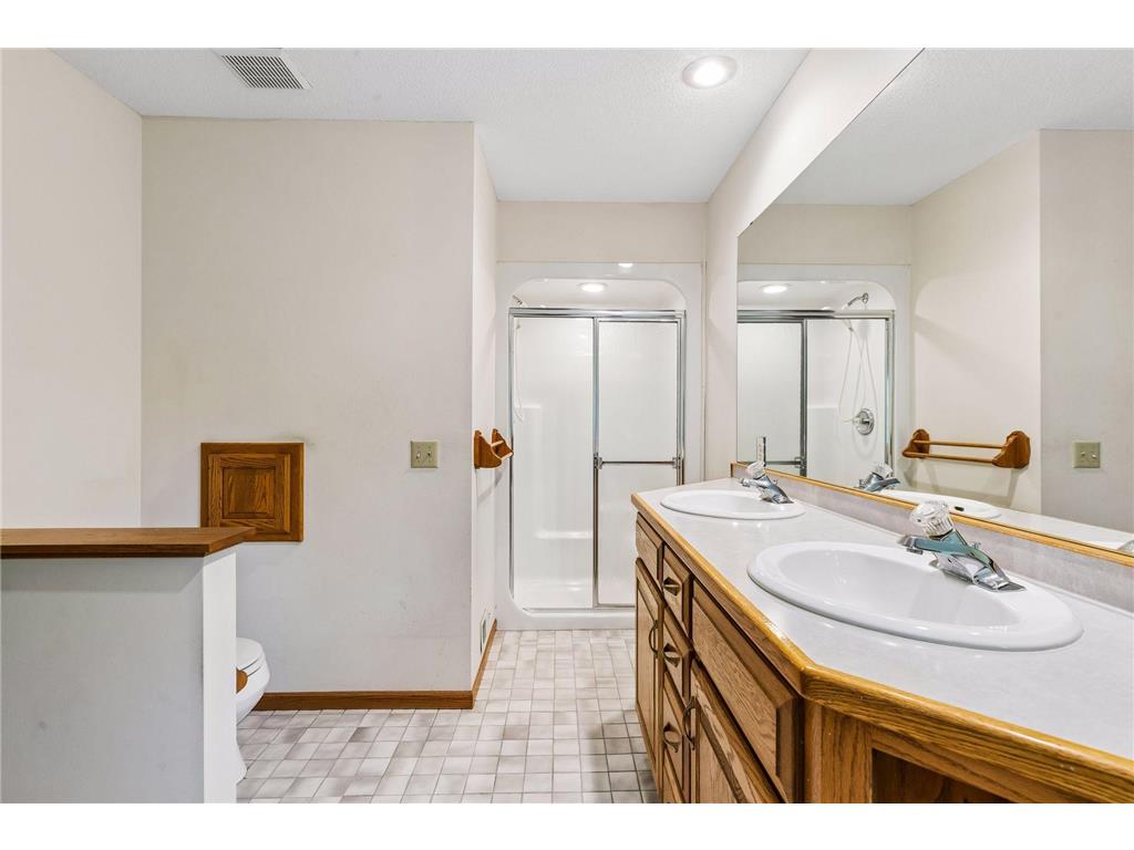 1933 Charlton Street West Saint Paul MN 55118 7081218 image24