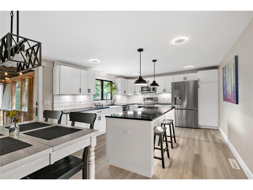 1933 Davis Court Shakopee MN 55379 6792343 image13