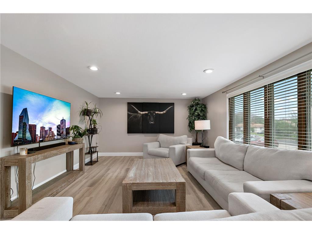 1933 Davis Court Shakopee MN 55379 6792343 image17