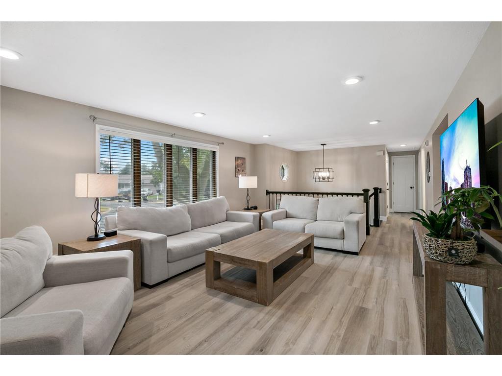 1933 Davis Court Shakopee MN 55379 6792343 image19