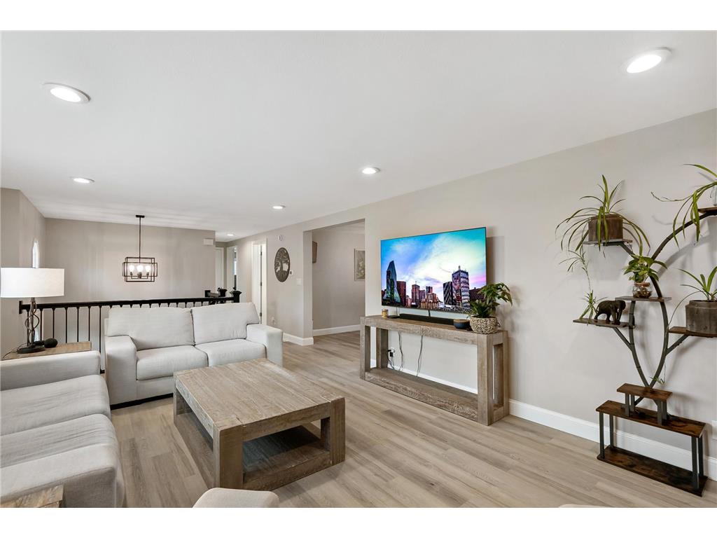 1933 Davis Court Shakopee MN 55379 6792343 image20