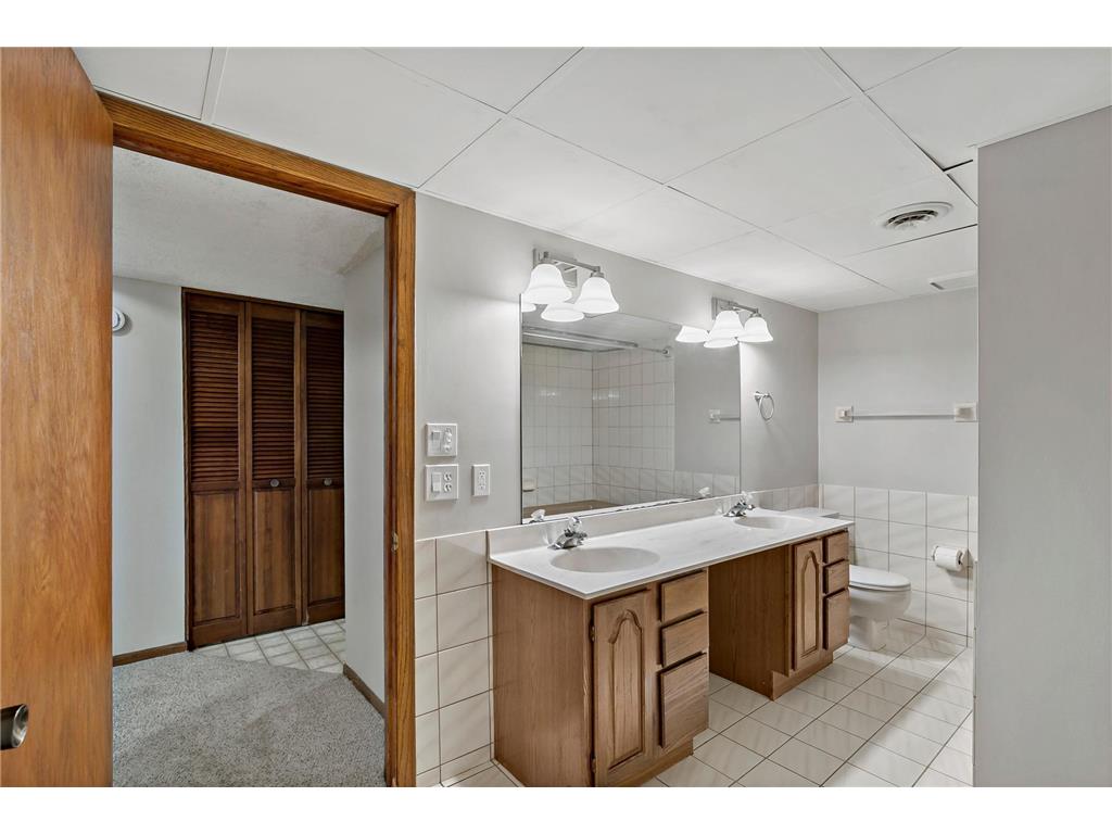 1933 Davis Court Shakopee MN 55379 6792343 image36