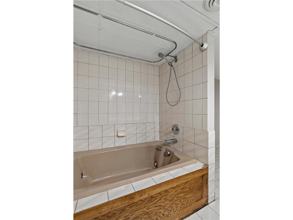 1933 Davis Court Shakopee MN 55379 6792343 image38