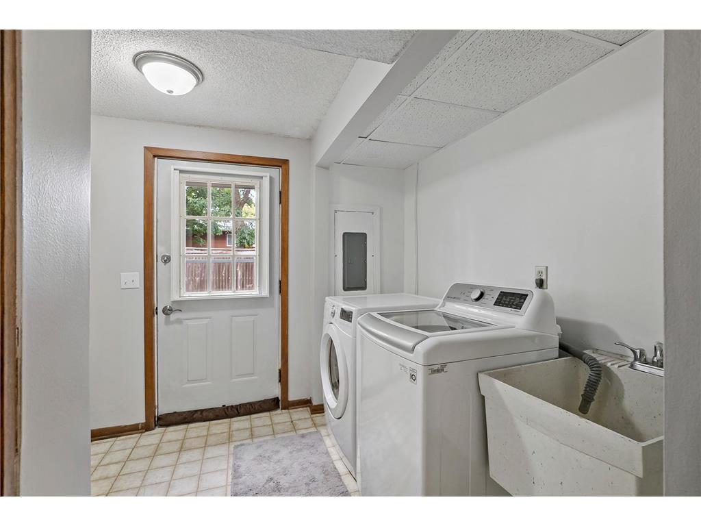 1933 Davis Court Shakopee MN 55379 6792343 image39