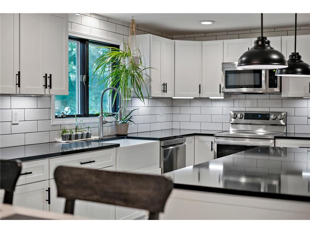 1933 Davis Court Shakopee MN 55379 6792343 image47