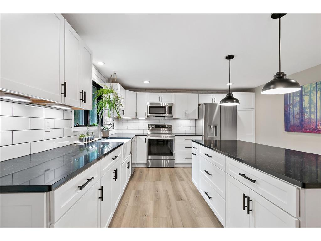 1933 Davis Court Shakopee MN 55379 6792343 image8