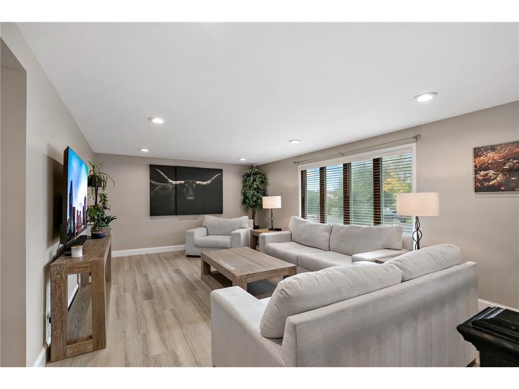 1933 Davis Court Shakopee MN 55379 7049188 image16