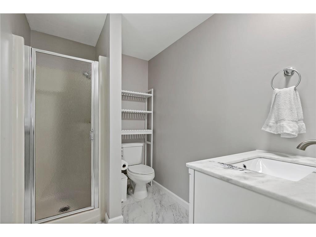 1933 Davis Court Shakopee MN 55379 7049188 image26