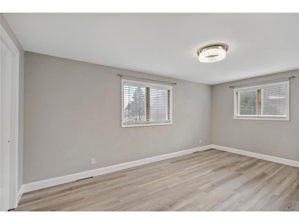 1933 Davis Court Shakopee MN 55379 7049188 image28