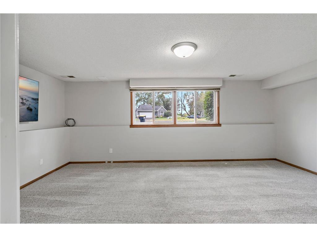 1933 Davis Court Shakopee MN 55379 7049188 image32