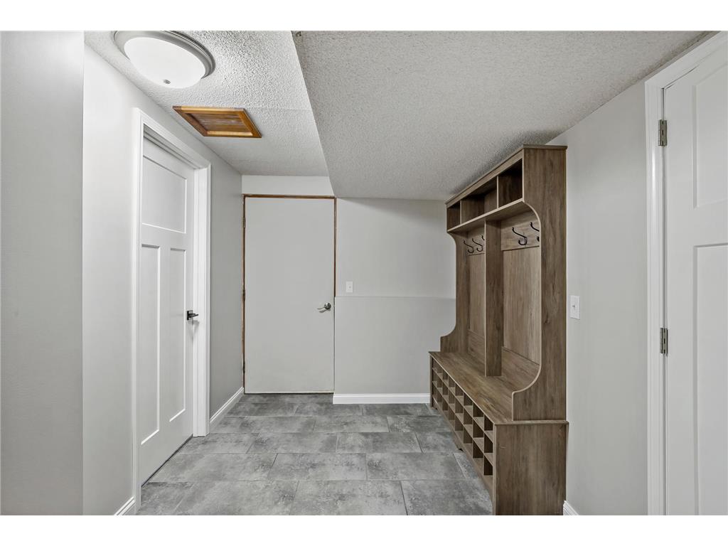 1933 Davis Court Shakopee MN 55379 7049188 image34