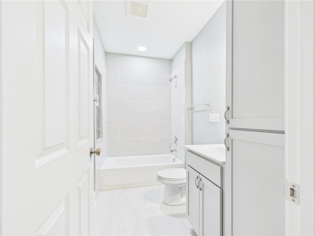 1933 Hillside Avenue N Minneapolis MN 55411 6821673 image18