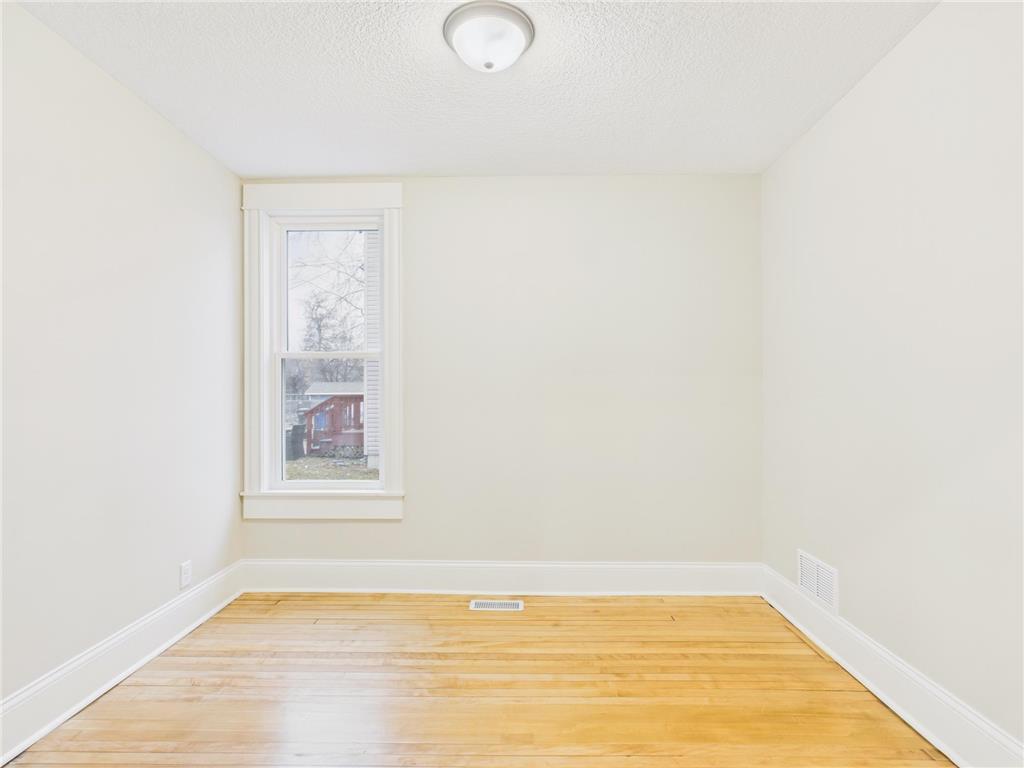 1933 Hillside Avenue N Minneapolis MN 55411 6821673 image5