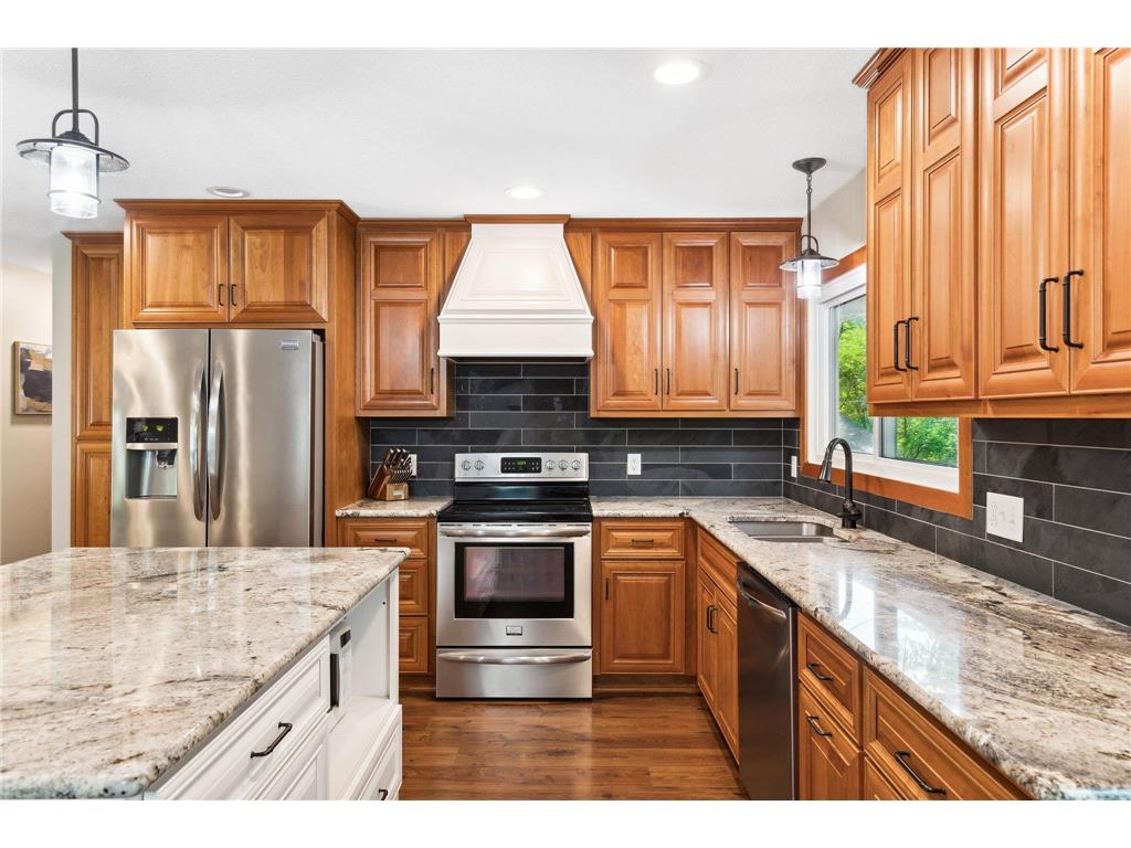 1935 Aquila Avenue N Golden Valley MN 55427 6392566 image1