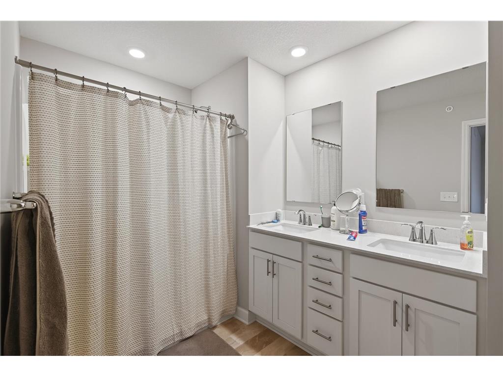 1935 Prospect Lane Carver MN 55315 7003341 image18