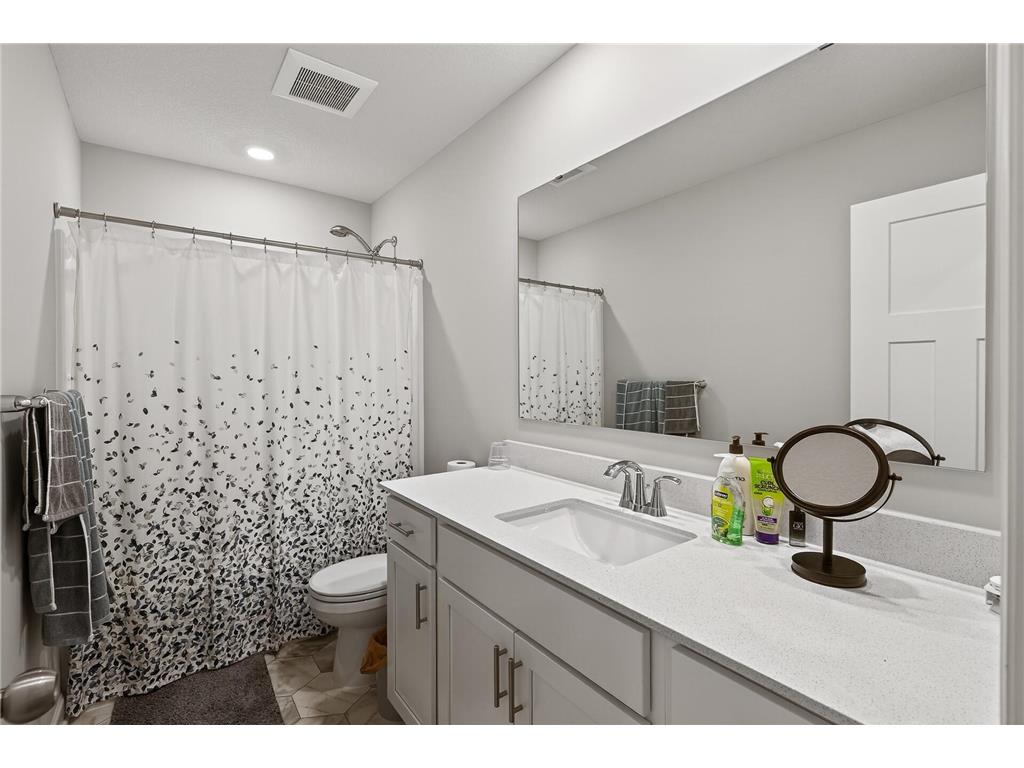 1935 Prospect Lane Carver MN 55315 7003341 image21