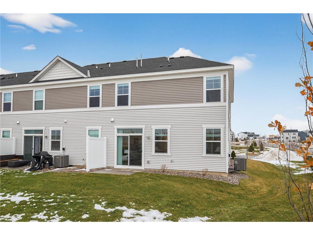 1935 Prospect Lane Carver MN 55315 7003341 image25