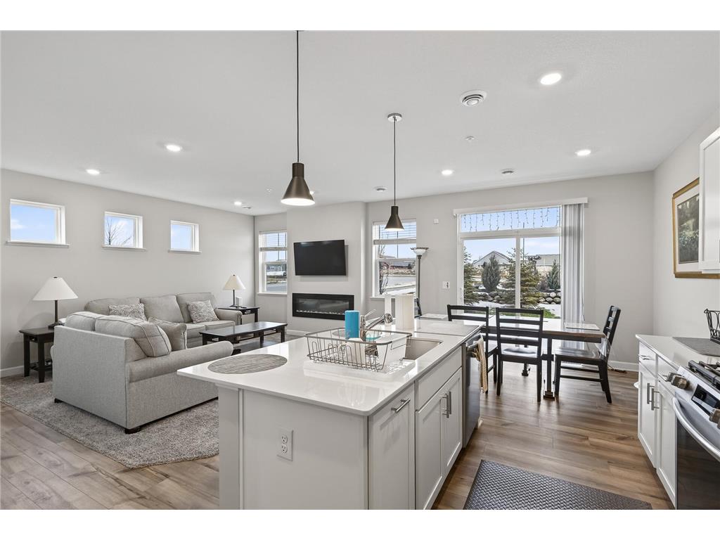 1935 Prospect Lane Carver MN 55315 7003341 image8