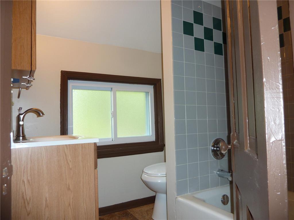 1936-1938 Roblyn Avenue Saint Paul MN 55104 7041589 image14