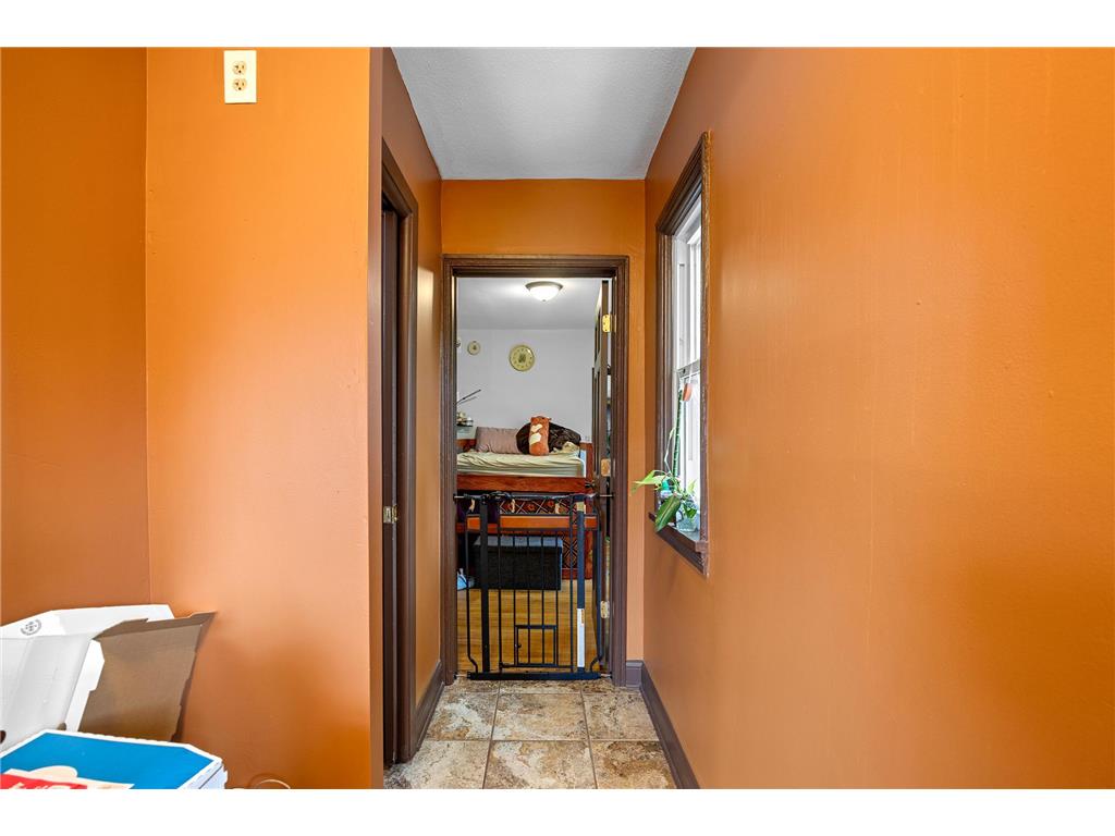 1936-1938 Roblyn Avenue Saint Paul MN 55104 7041589 image22