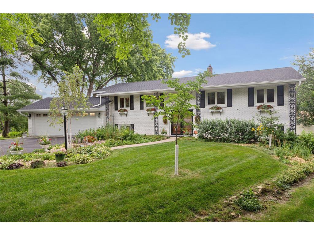 1936 Kenwood Drive E Maplewood MN 55117 6576925 image1