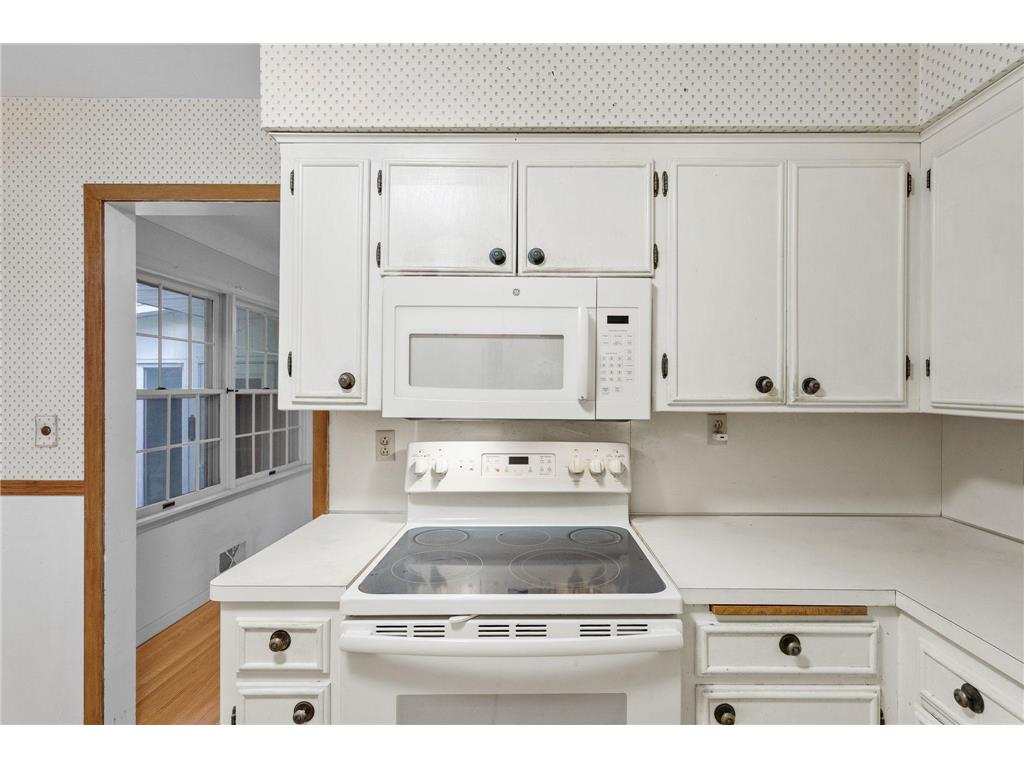1937 Autumn Street Falcon Heights MN 55113 7070898 image16