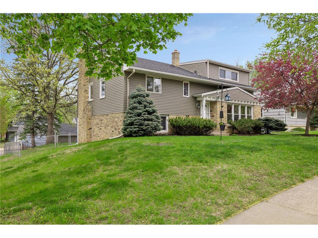 1939 Munster Avenue Saint Paul MN 55116 7063223 image1
