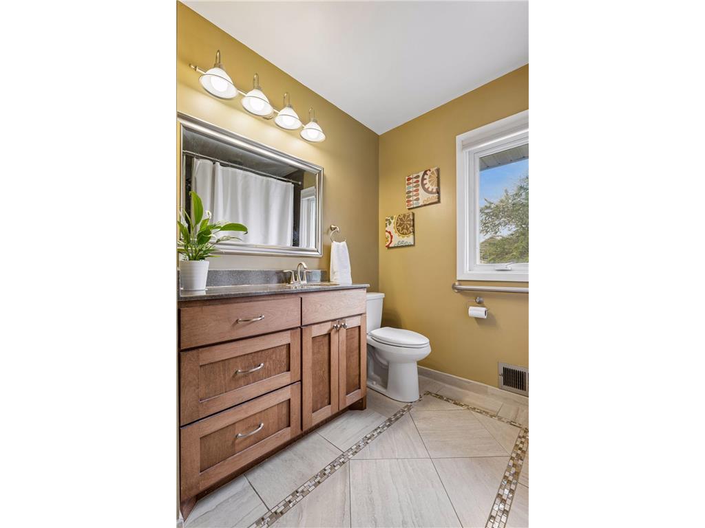 1939 Munster Avenue Saint Paul MN 55116 7063223 image32