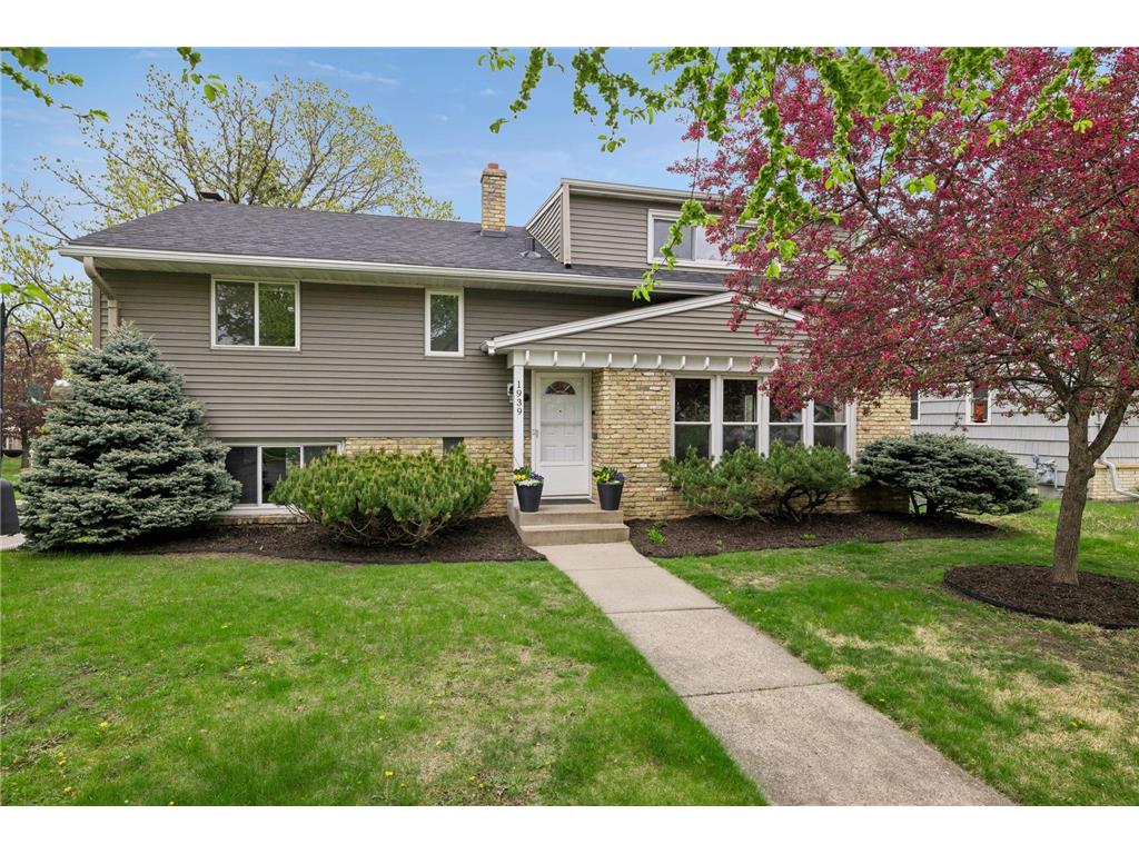 1939 Munster Avenue Saint Paul MN 55116 7063223 image4
