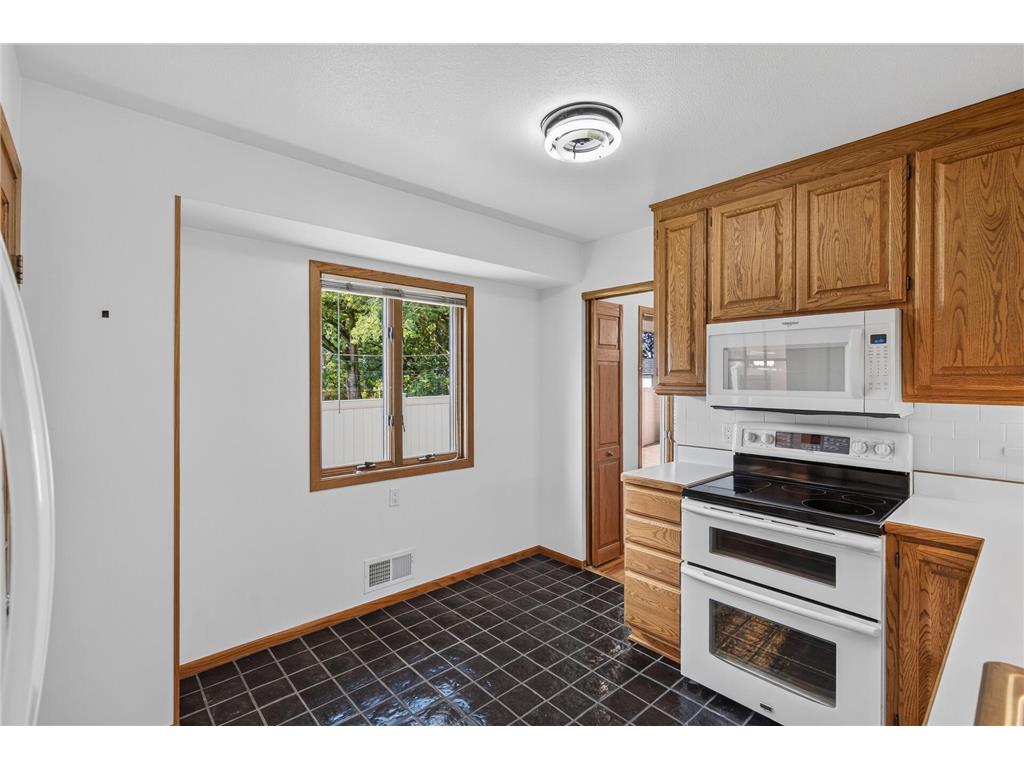 194 69th Avenue NE Fridley MN 55432 7093181 image11