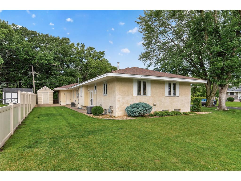 194 69th Avenue NE Fridley MN 55432 7093181 image4