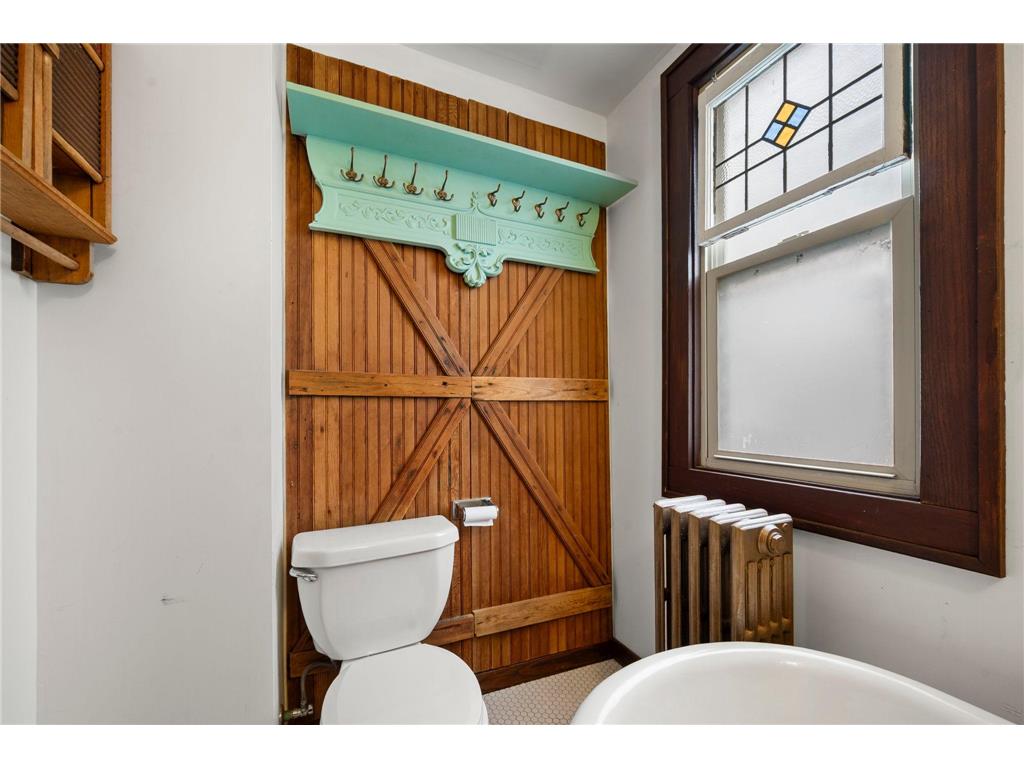 194 Logan Avenue N Minneapolis MN 55405 7068791 image10