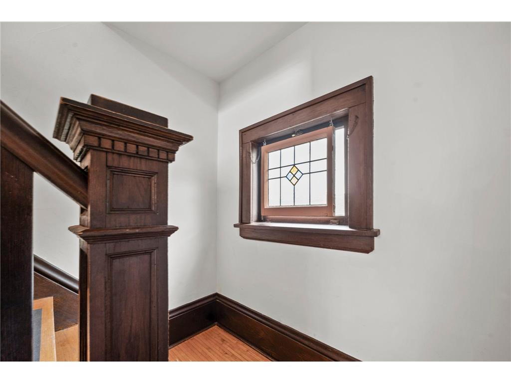 194 Logan Avenue N Minneapolis MN 55405 7068791 image18