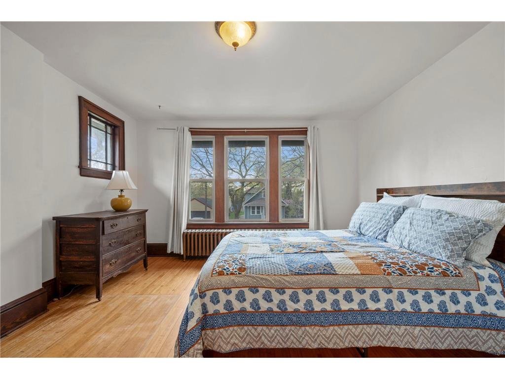 194 Logan Avenue N Minneapolis MN 55405 7068791 image22