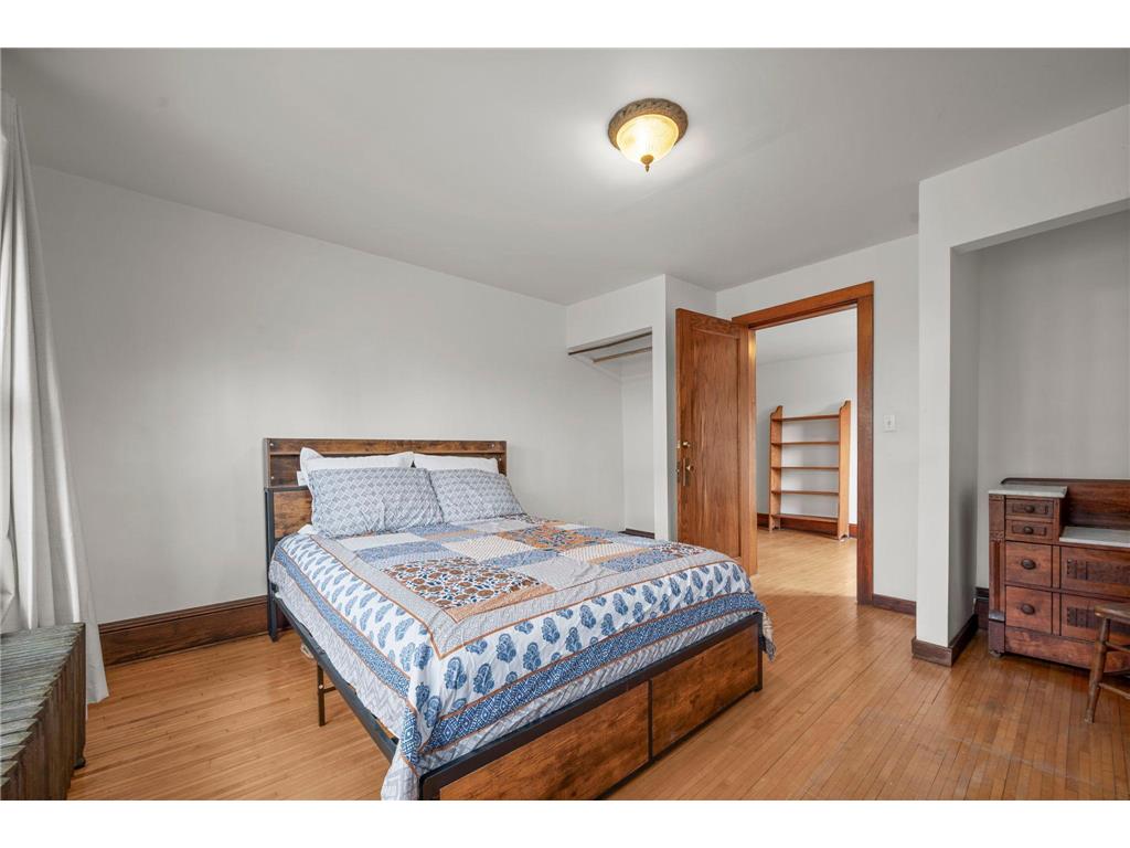 194 Logan Avenue N Minneapolis MN 55405 7068791 image24