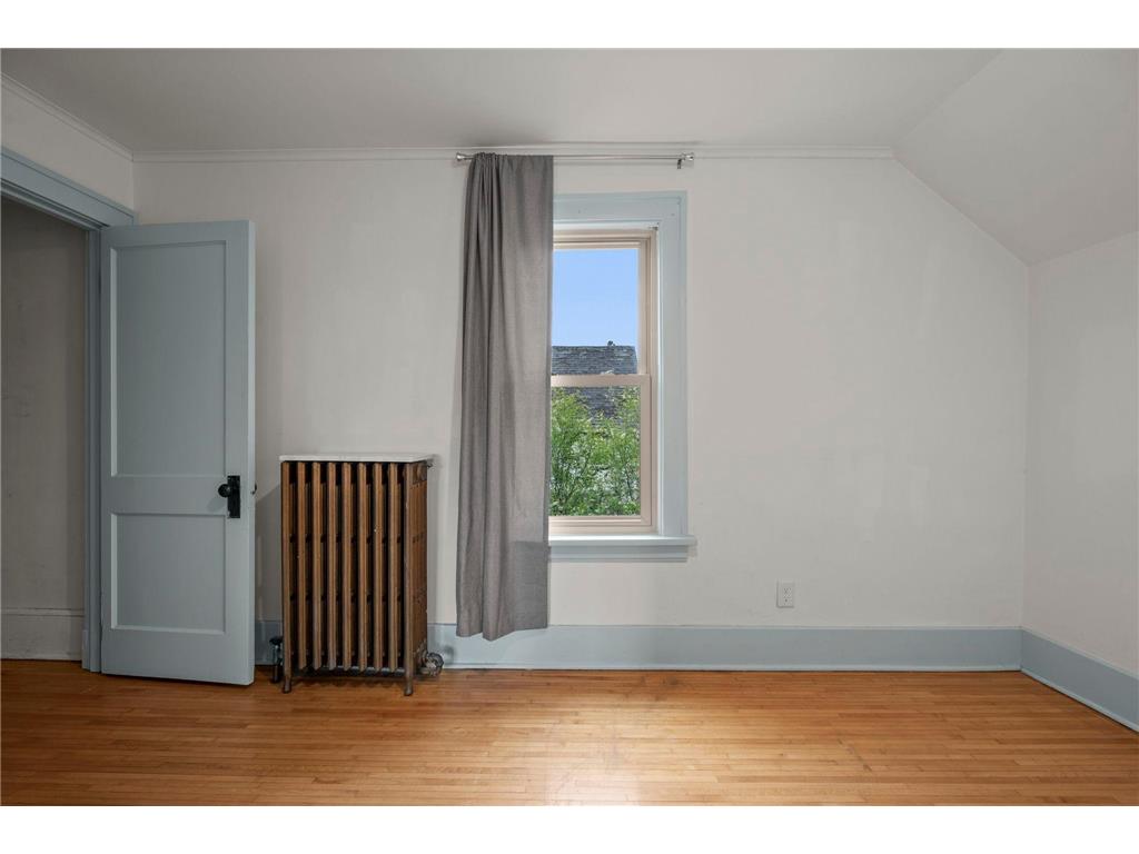 194 Logan Avenue N Minneapolis MN 55405 7068791 image28