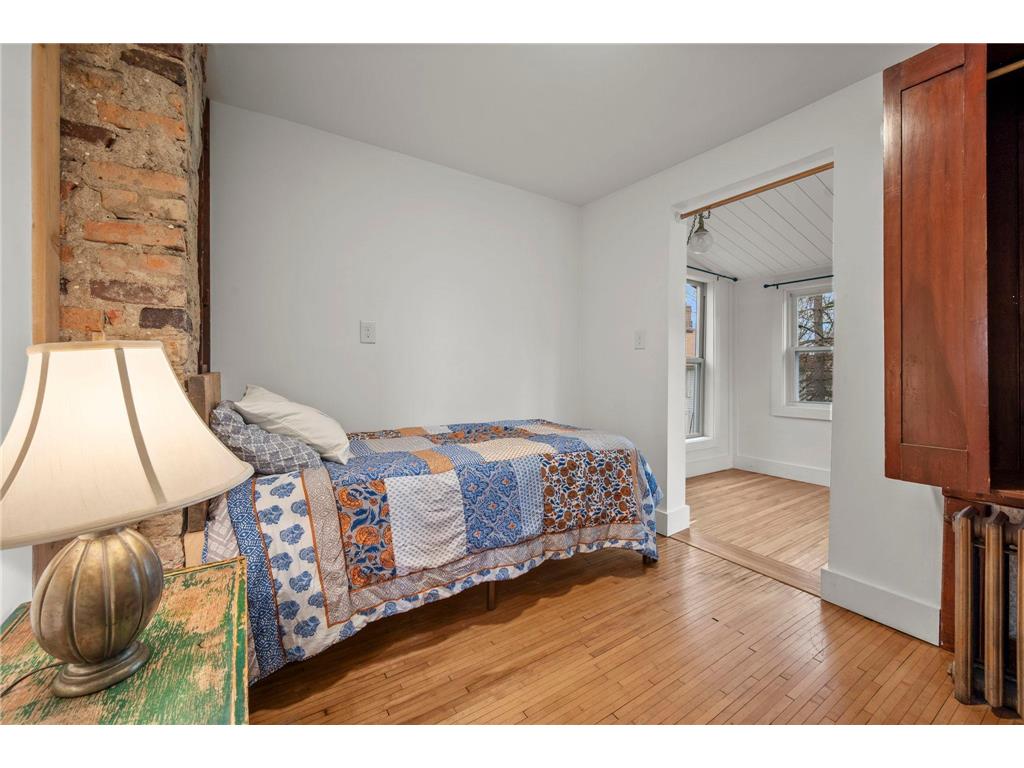 194 Logan Avenue N Minneapolis MN 55405 7068791 image29