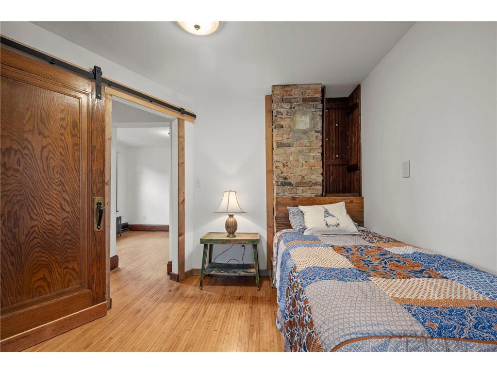 194 Logan Avenue N Minneapolis MN 55405 7068791 image31