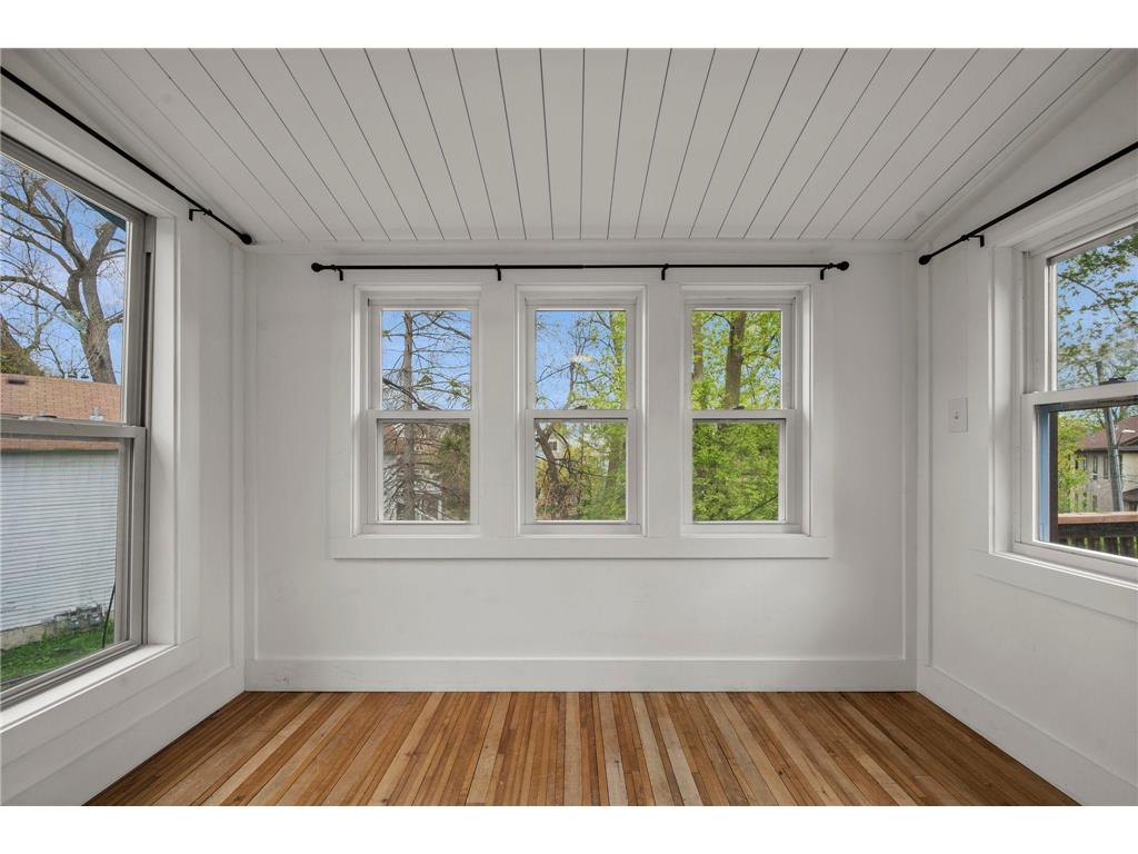 194 Logan Avenue N Minneapolis MN 55405 7068791 image32